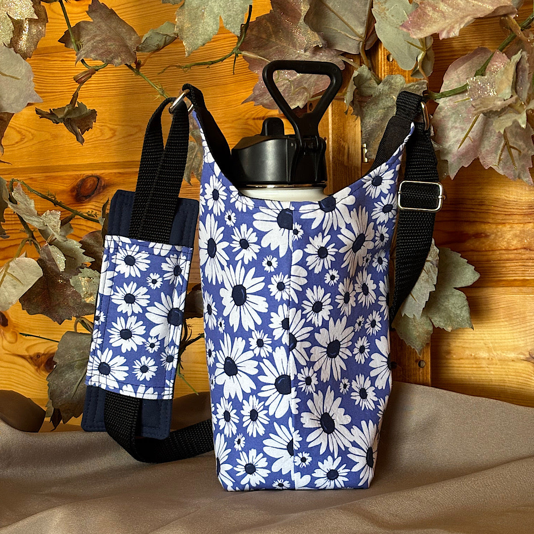 Water Bottle Bag in Cornflower Blue and White Daisies